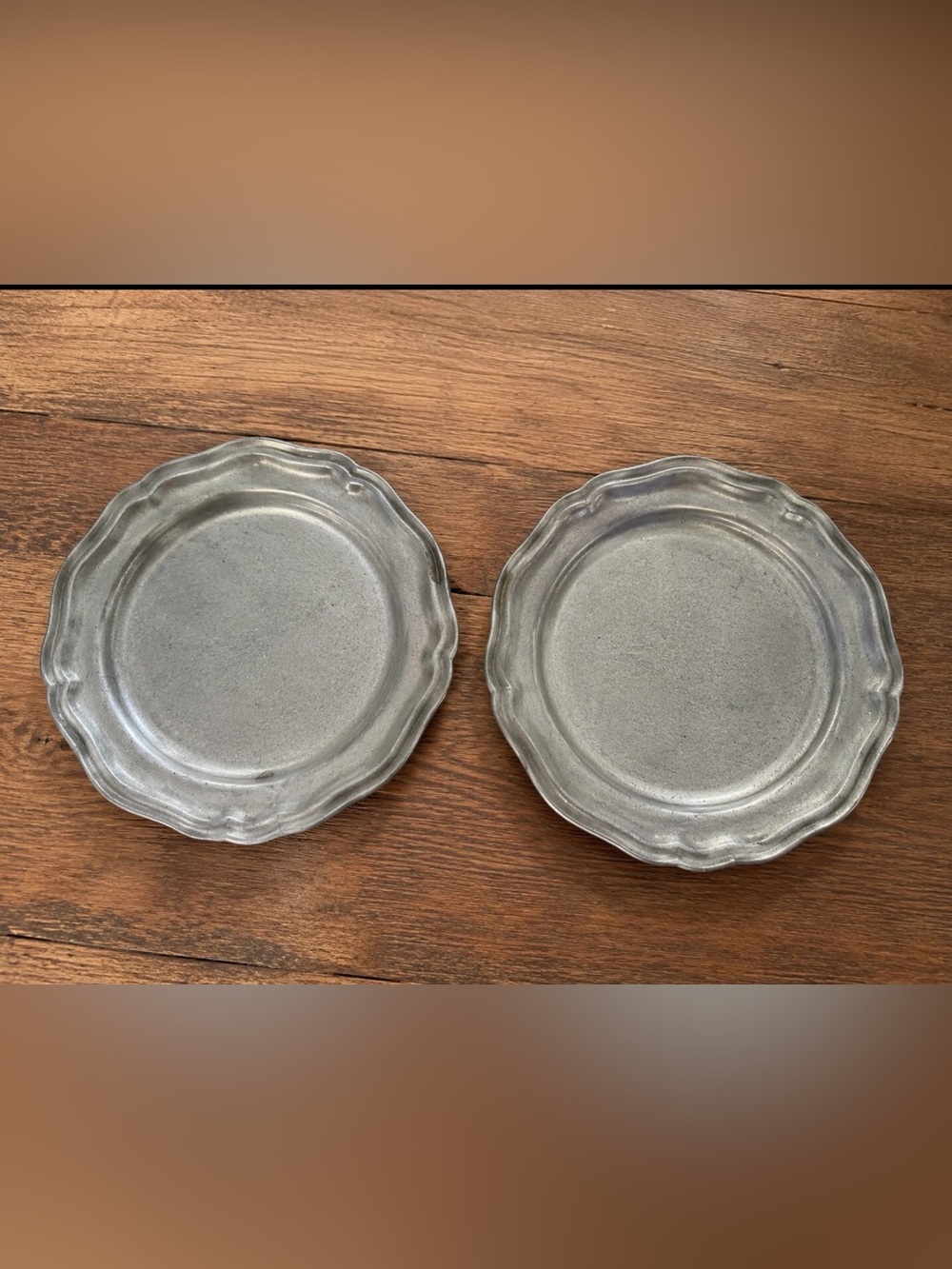 Vintage Pewter Look Tavern 2 Plates Wilton USA.